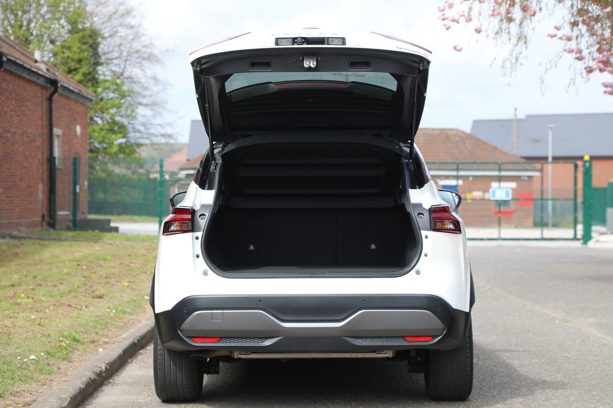 Large vehicle image